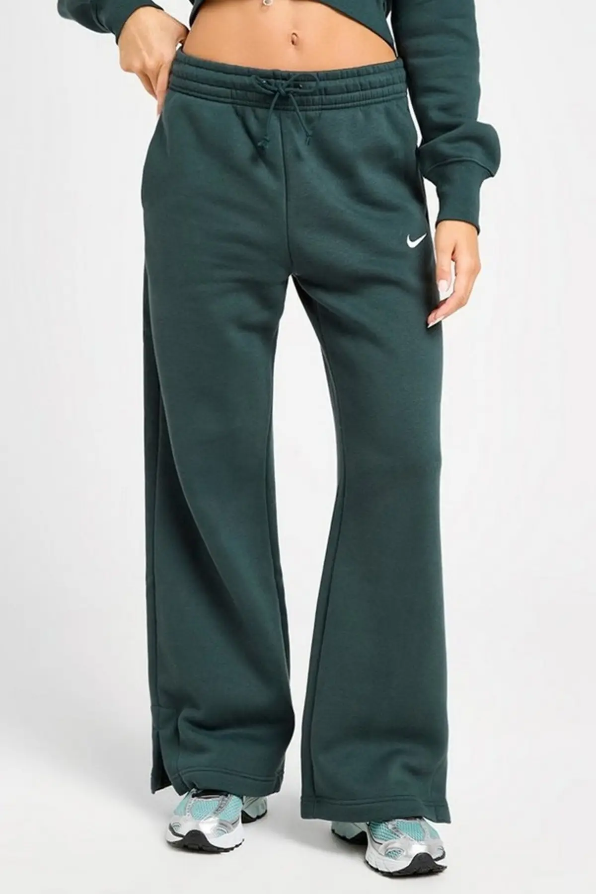IH1011-390 Nike Sportswear Phoenix Fleece Standart Fit Mid Rise Jogger Yırtmaçlı Paça Kadın Eşofman Altı Yeşil