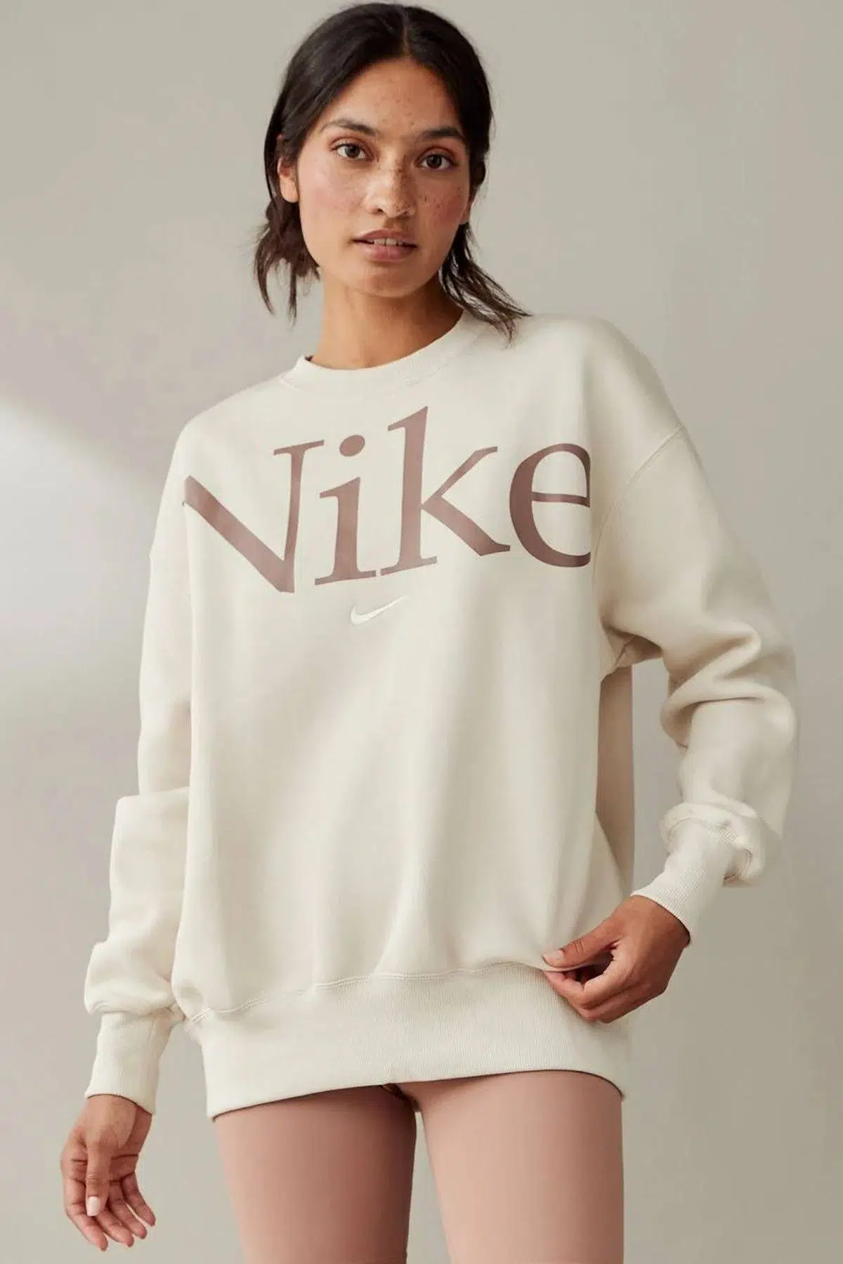Nike Sportswear Phoenix Fleece Oversize Logo Crew Sweatshirt Kadın Oversize Büyük Beden Sweatshirt Açık Krem