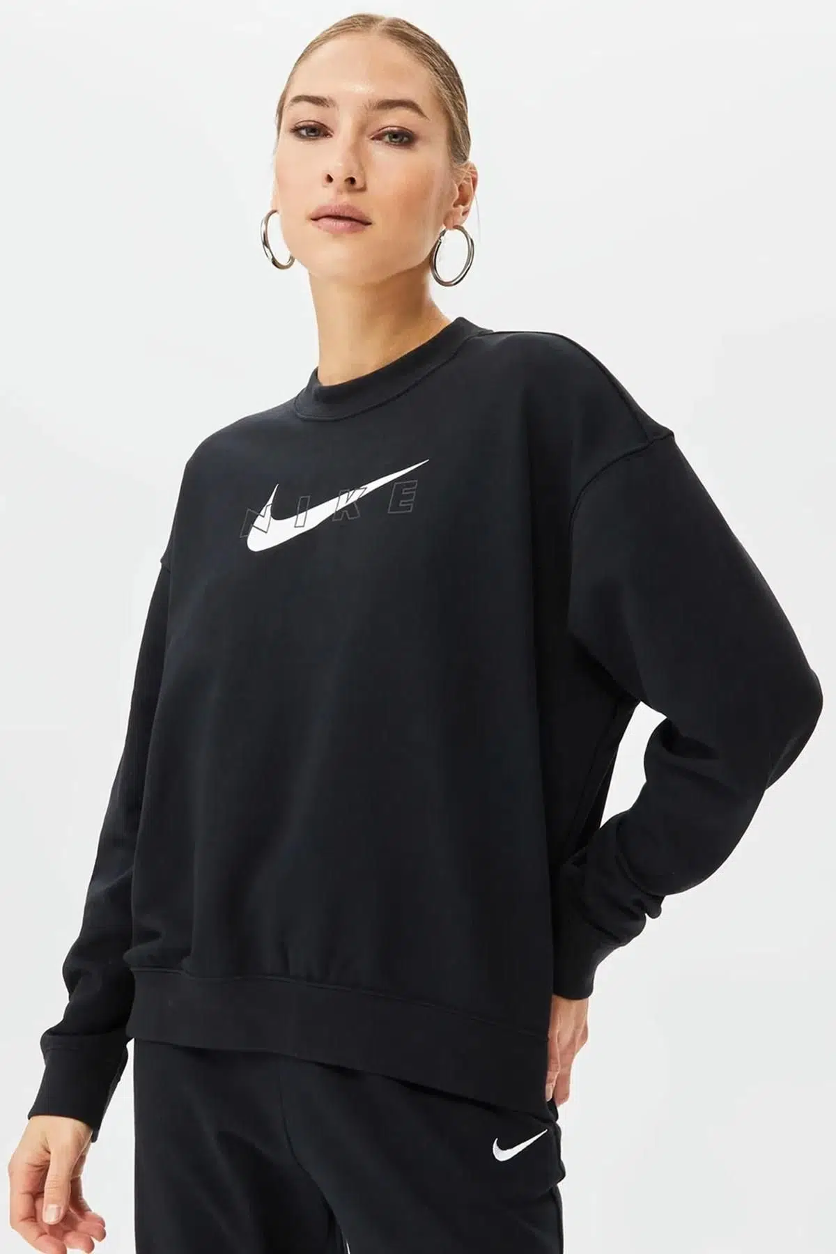 Nike Dri-Fit Get Fit Oversized Fit Women's Graphic Training Crew Neck Kadın Geniş Kalıp Sweatshirt Siyah