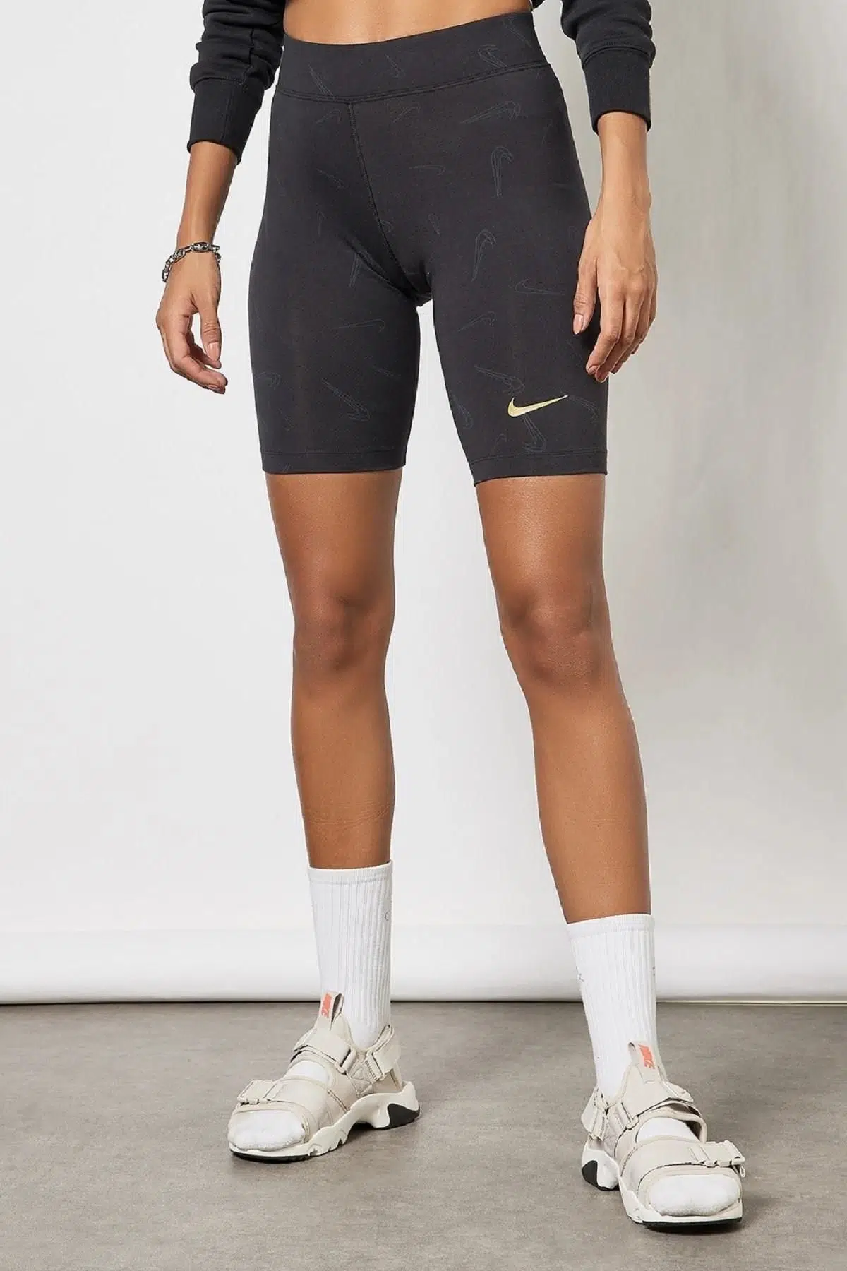 Nike Sportswear Printed Biker Pamuk Polyester Siyah Kısa Tayt