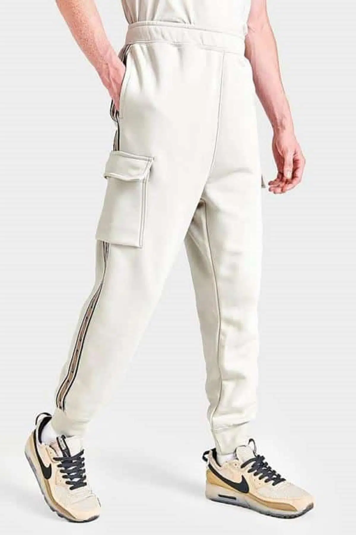Nike Sportswear Repeat Standart Fit Kesim Şardonlu Kargo Cepli Erkek Eşofman Altı Bej