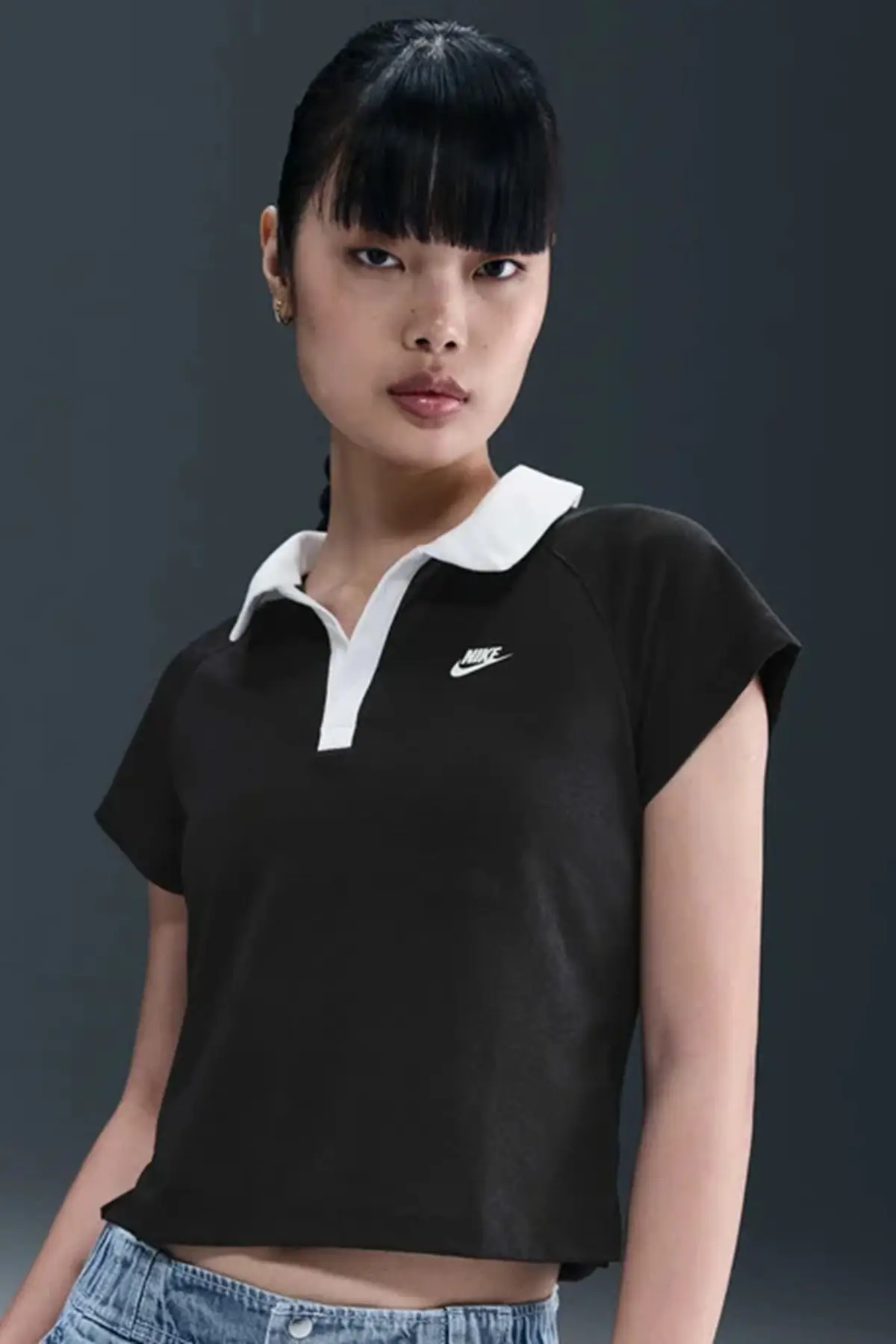 IH8502-010 Nike Sportswear Retro Polo Slim Fit T-shirt Kadın İnce Dokulu Kısa Kesim Polo Yaka Tişört Siyah