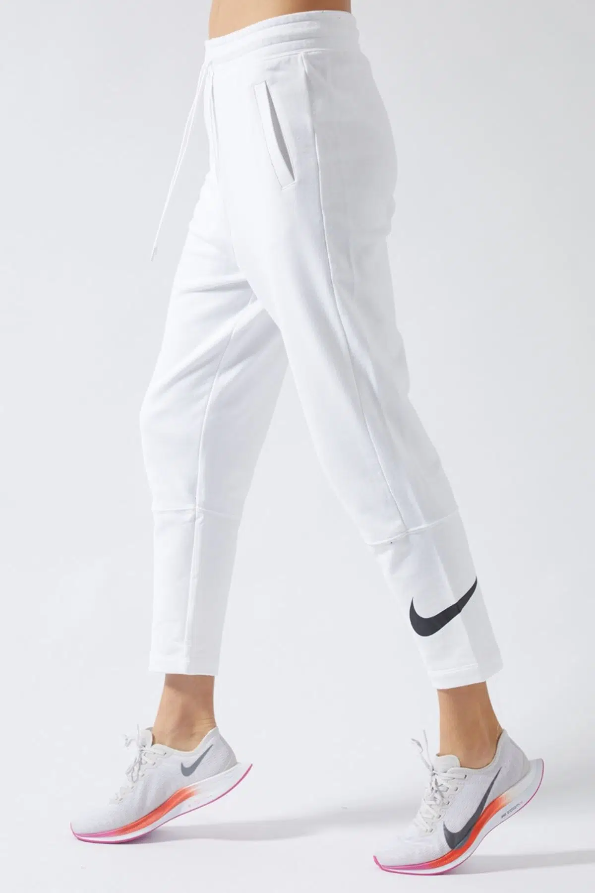 Nike Sportswear Swoosh Oversize Bol Kesim Kadın Beyaz Günlük Eşofman Altı 