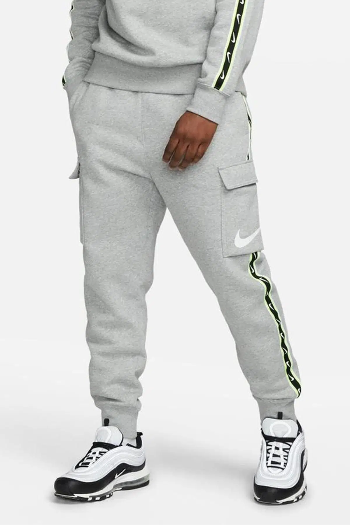 Nike Sportswear Repeat Standart Fit Kesim Şardonlu Kargo Cepli Erkek Eşofman Altı Gri