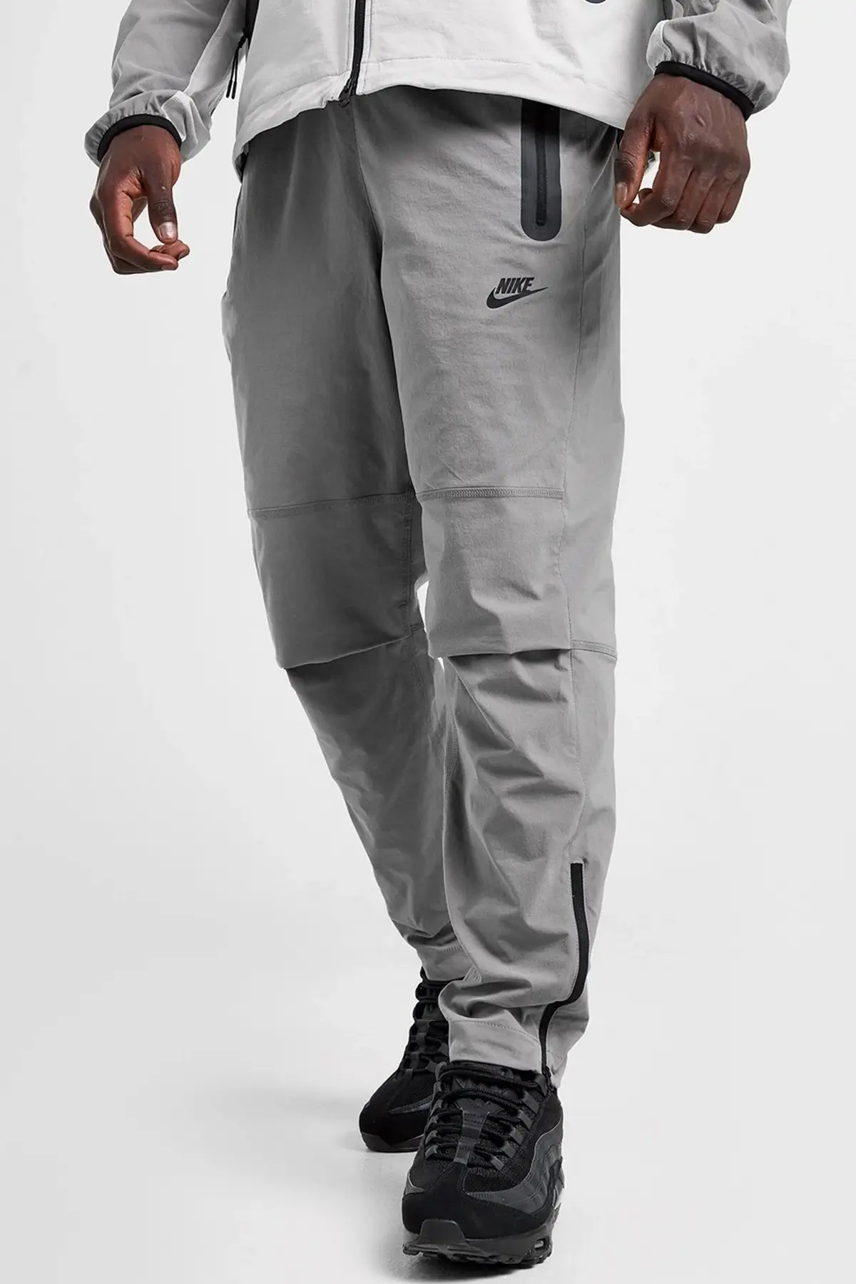 IB6663-012 Nike Sportswear Tech Woven Open-Hem Trousers Erkek Dokuma Eşofman Altı Gri