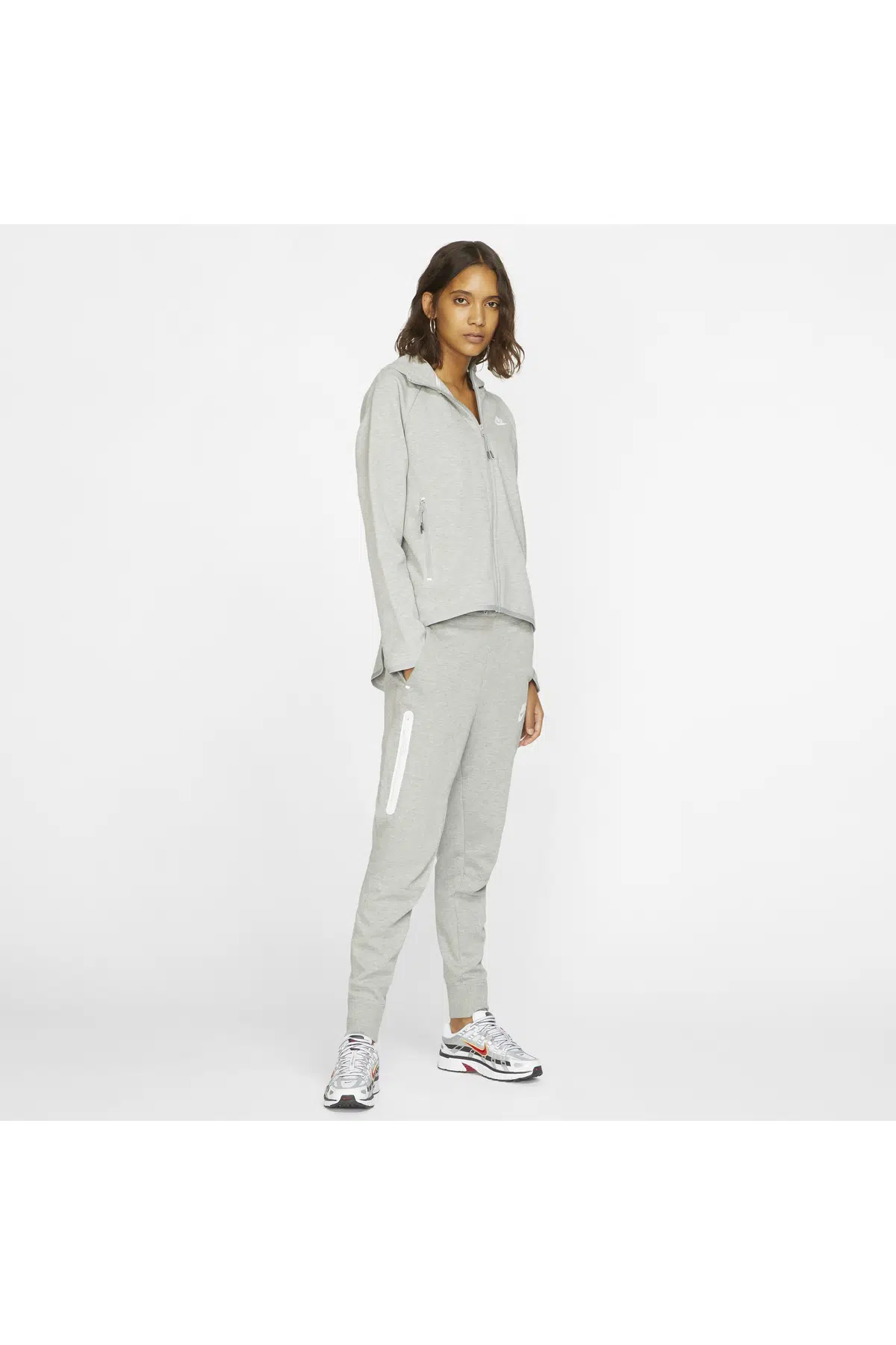 Nike Tech Fleece Kadın Kapüşonlu Sweatshirt BV7565-063