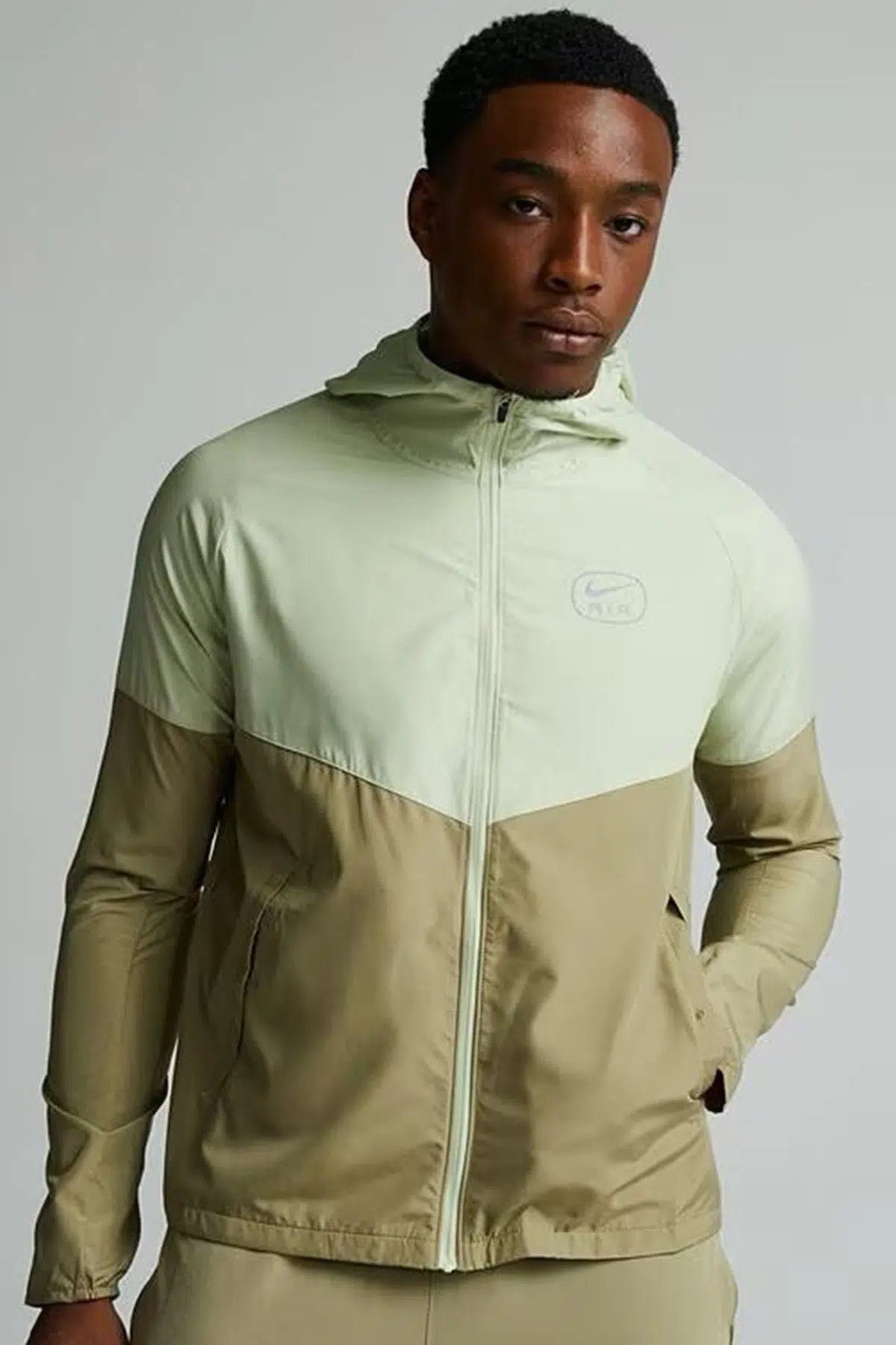 Nike Air Water Resistant Packable Hoodie Jacket Khaki Erkek Kapüşonlu Çanta Olabilen Suitici Spor Ceket Haki HM0187-276