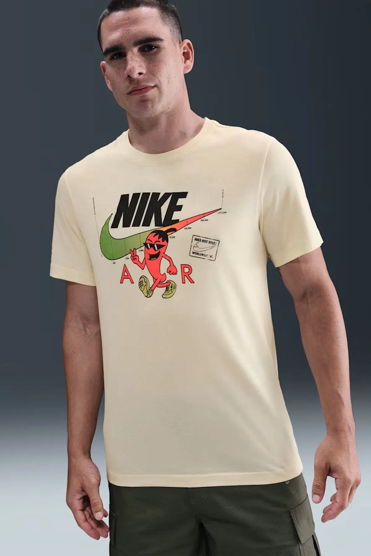 Nike Tee Med GFX Swoosh Graphic Tshirt Beige Erkek Grafik Tasarım Tshirt Bej