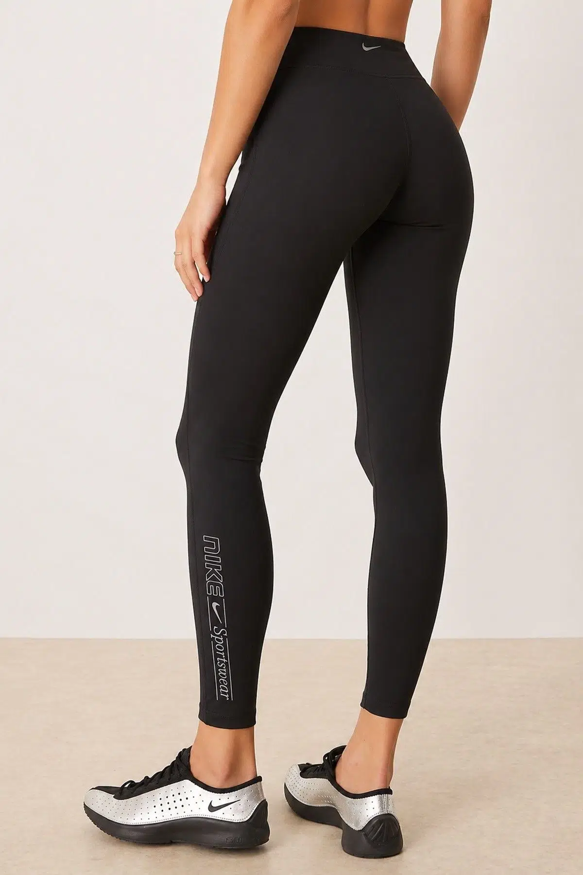 Nike One Training Dri Fit Gym Life Swoosh High Rise Full Length Kadın Yüksek Bel Cepli Antrenman Taytı Siyah