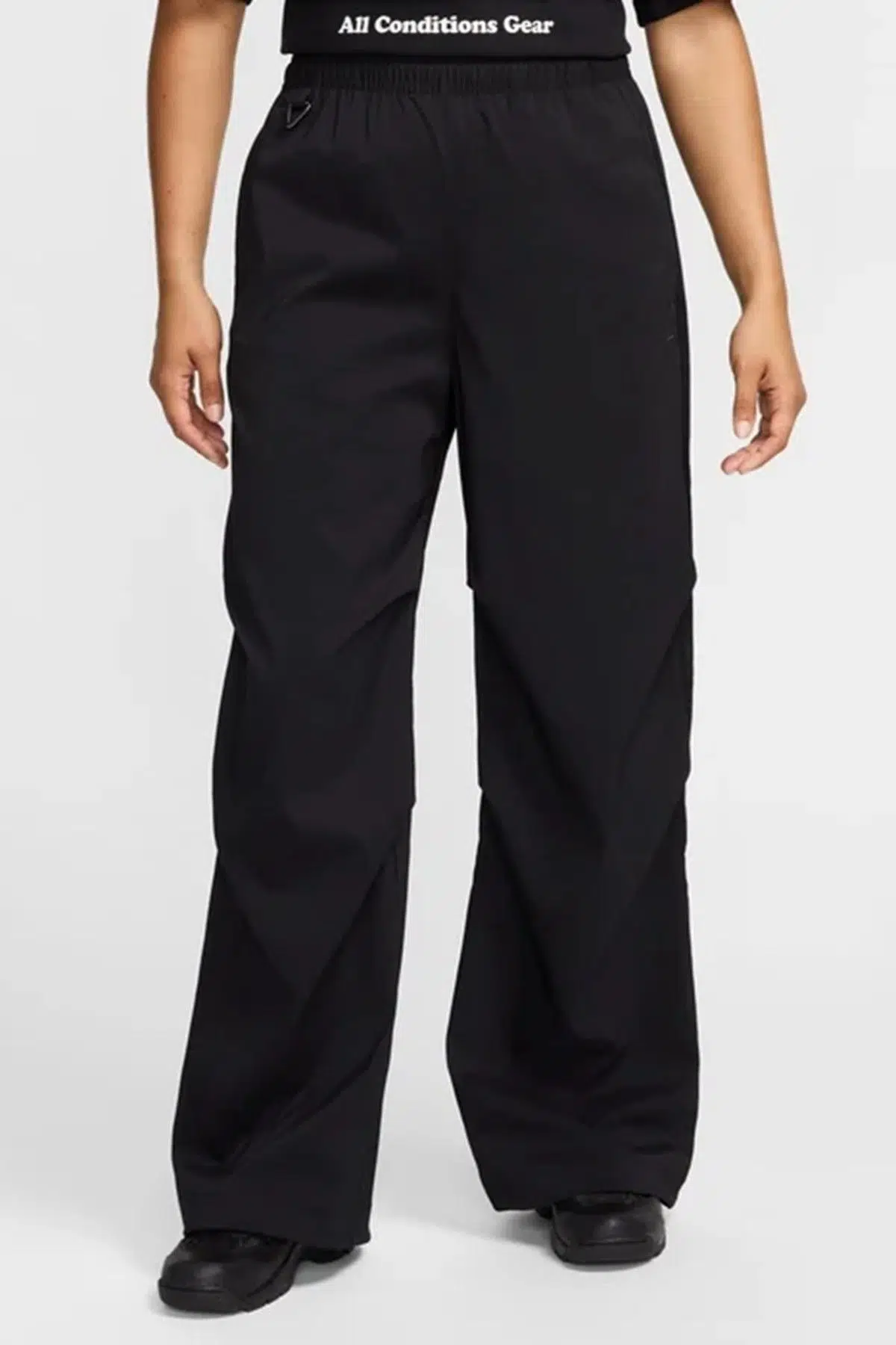 Nike Women's ACG UV Activitorium Loose Fit Womens Pant. Bol Kesim Kadın Outdoor Yürüyüş Pantolonu Siyah
