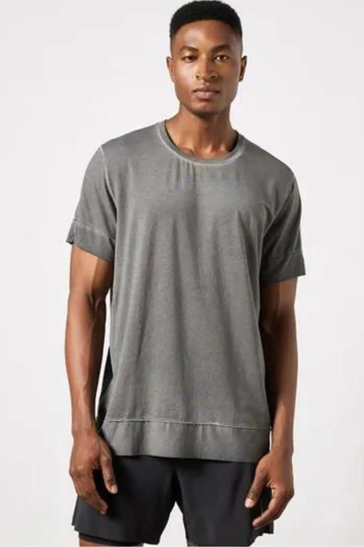 Nike Yoga Dri Fit Erkek Antrenman Tişörtü Gri