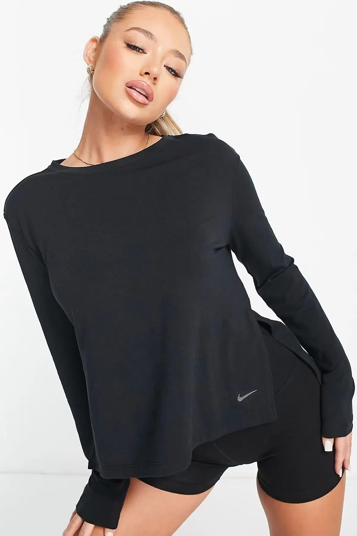 Nike Yoga Dri-Fit Training Body Yandan Yırtmaçlı Kadın Antreman Üstü Siyah