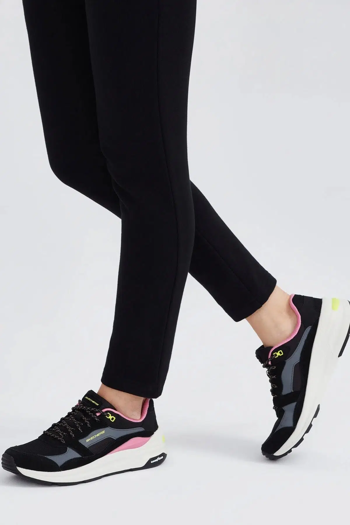 Skechers Global Jogger-Full Envy Memory Foam Leather Womens Sneaker Hakiki Deri Hafızalı Taban Günlük Spor Ayakkabı Siyah