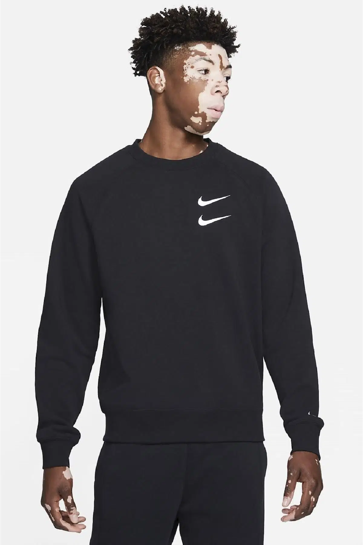 Sportswear Swoosh Crew Erkek Siyah Sweatshirt