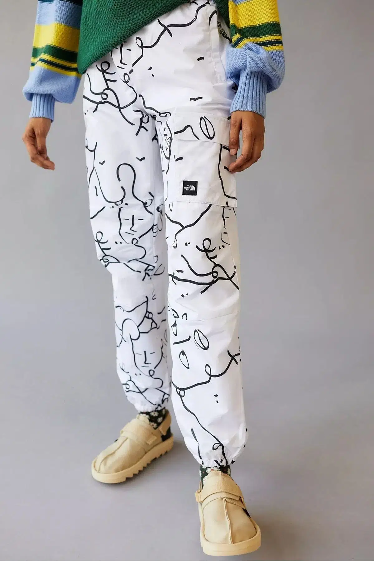 The North Face NSE S&R Ripstop Wind Pant Kadın Dokuma Kargo Cepli Astarlı Eşofman Altı Beyaz